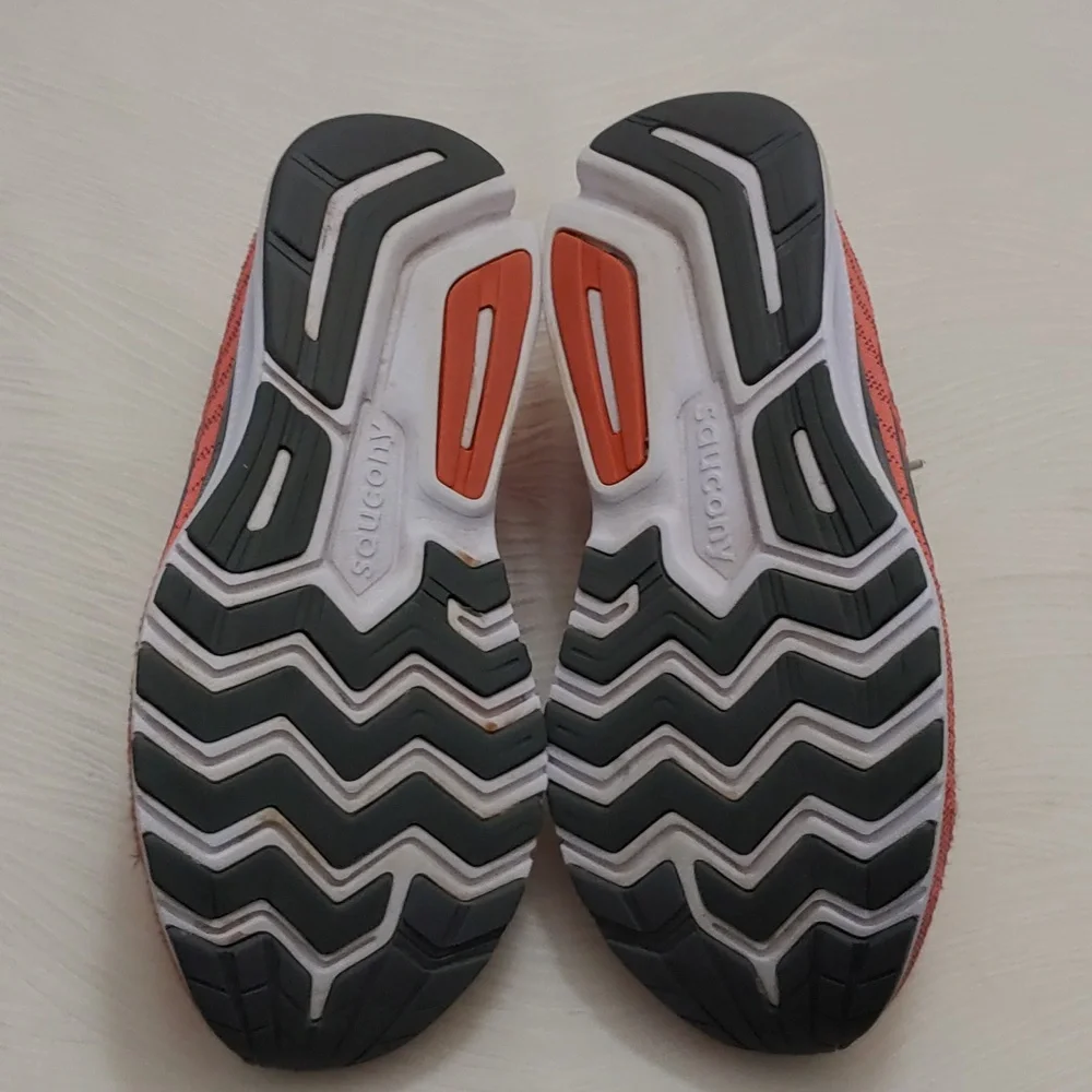 Saucony Women's Size 8.5 Ride13 Running Shoe